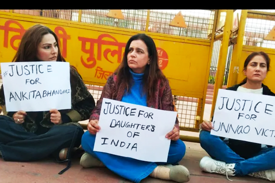 উন্নাও কাণ্ড: কুলদীপের জামিনের প্রতিবাদে উত্তপ্ত দিল্লি, কংগ্রেস নেতা-সমাজকর্মীদের আটক পুলিশের