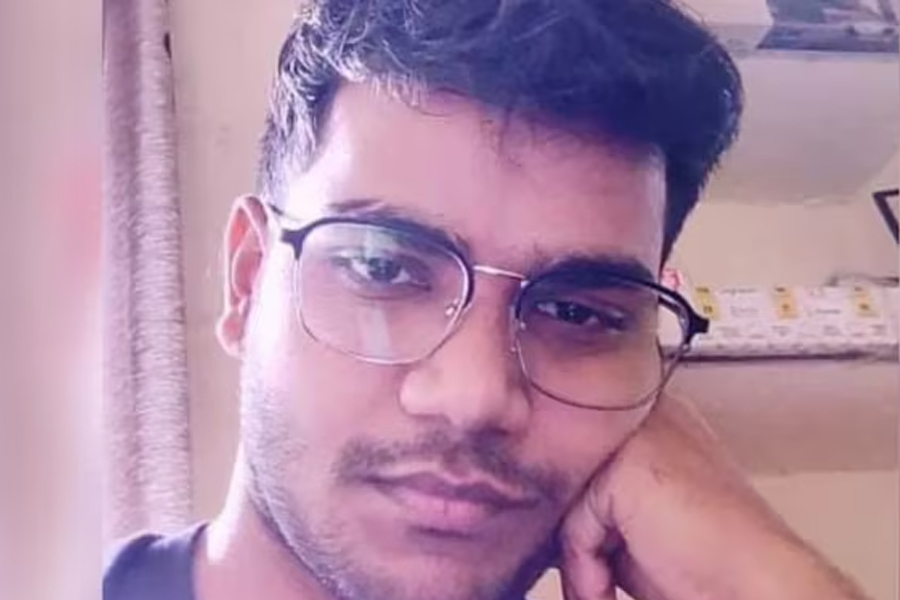 ‘আমাকে ক্ষমা করে দিও’, হস্টেলের ঘরে গলায় ফাঁস দিয়ে ‘আত্মঘাতী’ আইআইটির ছাত্র
