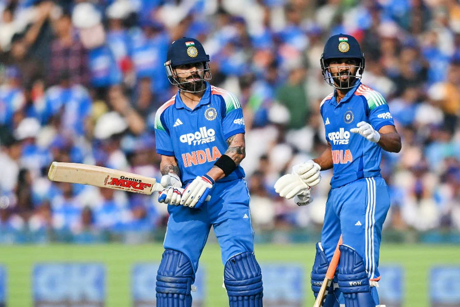 ‘লাখে একবার টসে জিতছি’, ‘হতাশ’ দুশখাতে, সিরিজের শেষ ওয়ানডেতে বিরাটদের ভাবাচ্ছে শিশির