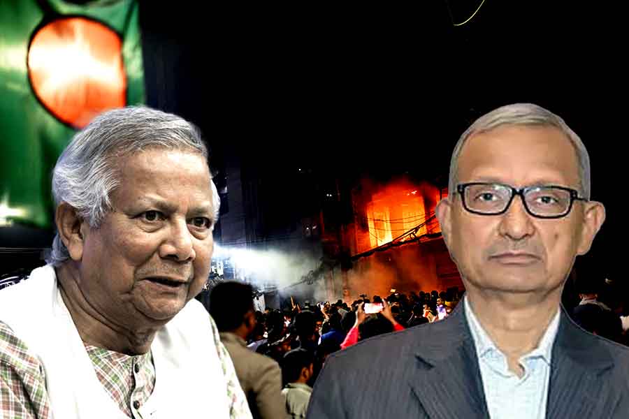 হাদি হত্যায় প্রবল চাপে ইউনুস, ইনকিলাব মঞ্চের ‘ডেডলাইন’ পার হতেই ইস্তফা বিশেষ সহকারীর