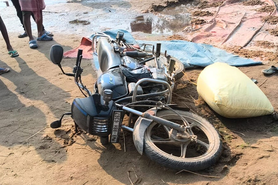 Father dies in accident in Bankura