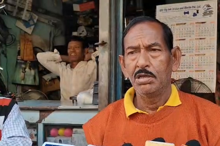 Man announces thousand rupee prize for lost lock in Suri