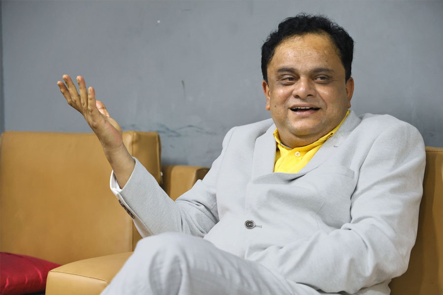 আমাকে মন্ত্রী বেশি, শিল্পী হিসেবে কম মানুষ চেনেন: ব্রাত্য বসু