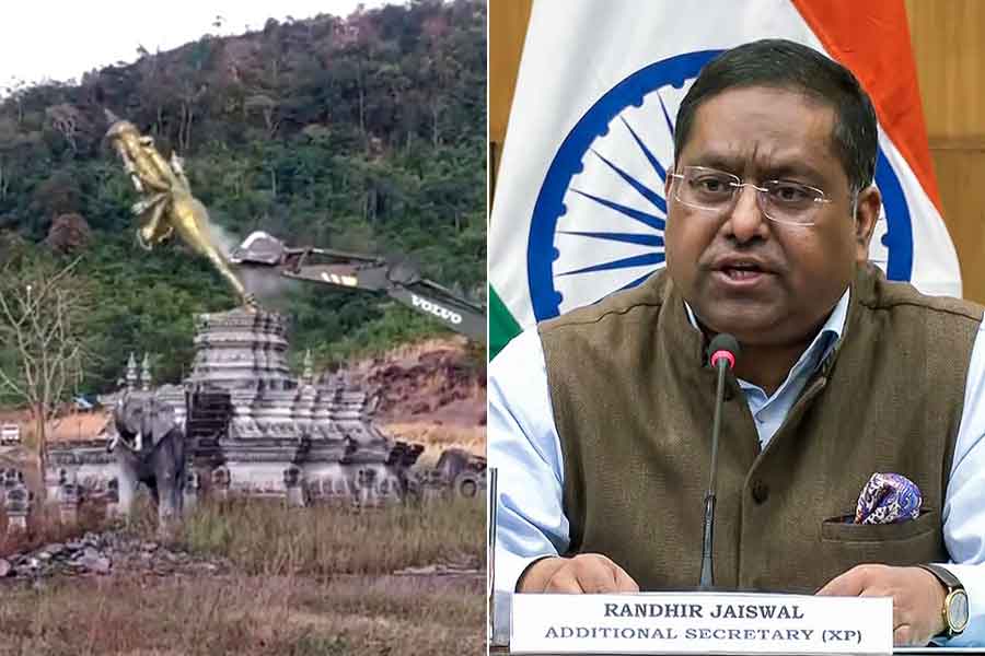 কম্বোডিয়ায় বিষ্ণু মূর্তি ভাঙার ঘটনায় মুখ খুলল ভারত, কী বলছে নয়াদিল্লি?