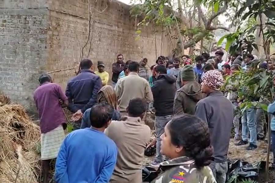 খড়ের গাদায় আগুন! খেলতে গিয়ে পুরুলিয়ায় ঝলসে মৃত্যু দুই আদিবাসী শিশুর
