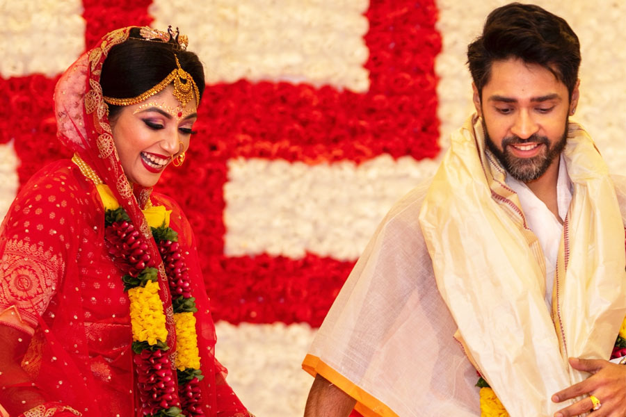 ‘বিয়ের সাবস্ক্রিপশন বাতিল করতে ভুলে গিয়েছিলাম…’, বিবাহবার্ষিকীতে মনখারাপ দেবলীনার!
