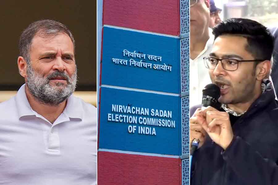 ইভিএমে ভোটচুরি নয়, আসল কারচুপি কোথায়? বিজেপির ষড়যন্ত্র ফাঁস করে রাহুলকেও ‘নিশানা’ অভিষেকের