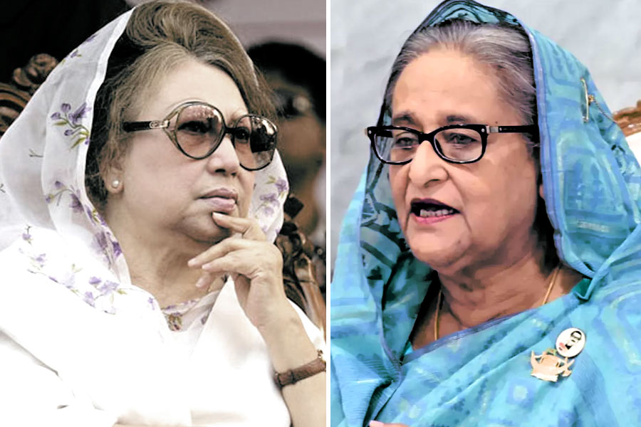 ‘গণতন্ত্রের পথিকৃৎ’, গ্রেনেড হামলা ভুলে ‘চিরশত্রু’ খালেদার মৃত্যুতে শোকবার্তা হাসিনার