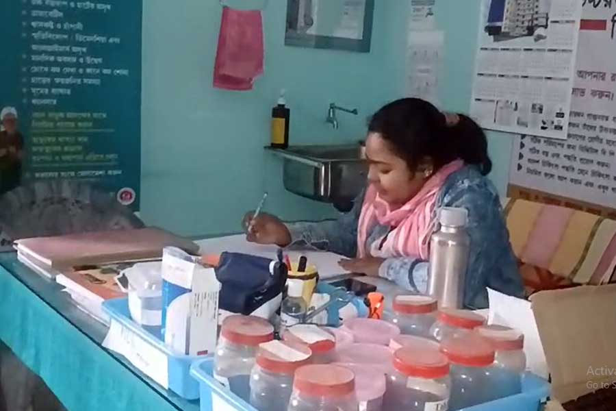 তার কেনার টাকা নেই! ১২ দিন ধরে বিদ্যুৎহীন সরকারি সুস্বাস্থ্য কেন্দ্র, চরম ভোগান্তিতে রোগীরা