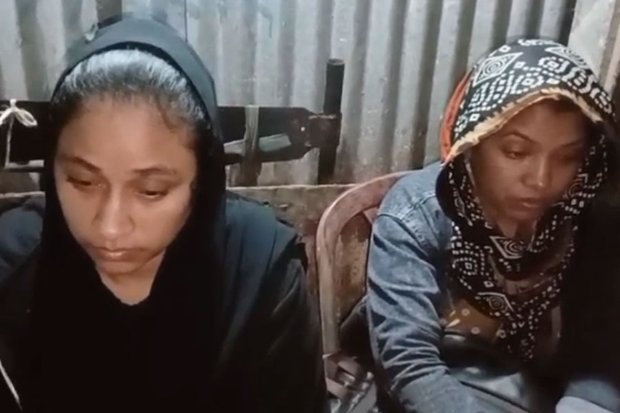 জ্বলছে বাংলাদেশ, কাজের খোঁজে ভারতে এসে ধৃত ২ অনুপ্রবেশকারী তরুণী!