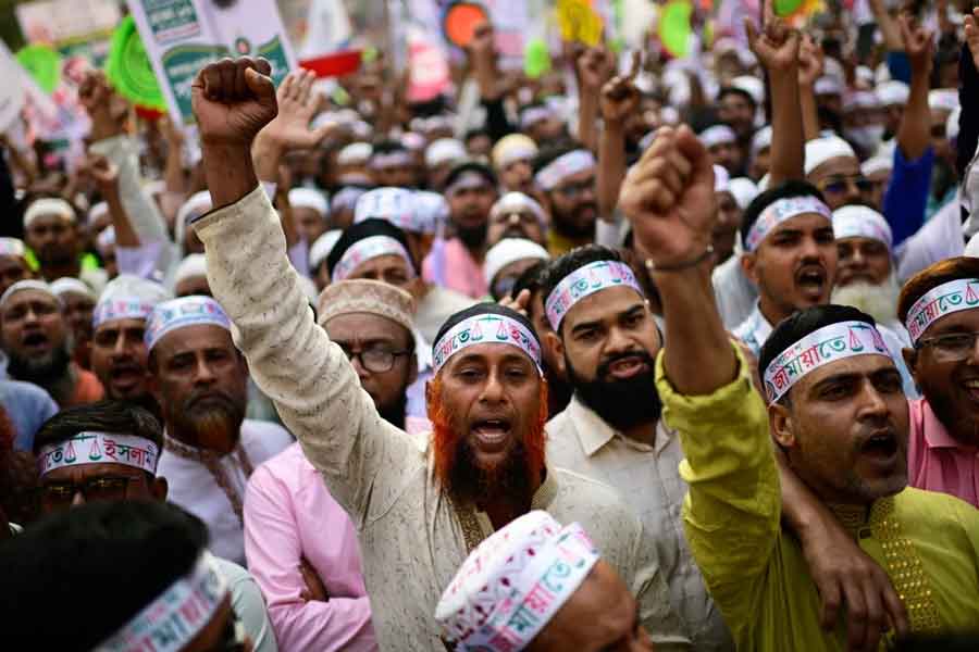 জুলাই আন্দোলনের পরেই ‘পথভ্রষ্ট’! কেন জামাতের দিকেই ঝুঁকছে এনসিপি?