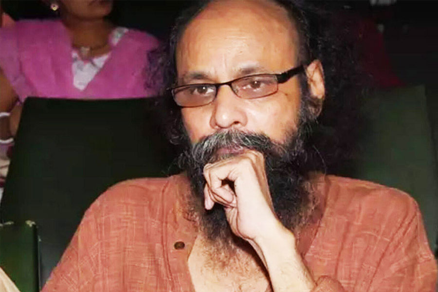 অসুস্থ জয় গোস্বামীকে SIR শুনানিতে ডাক, হেনস্তার অভিযোগ উঠতেই কবিপত্নীকে ফোন কমিশনের