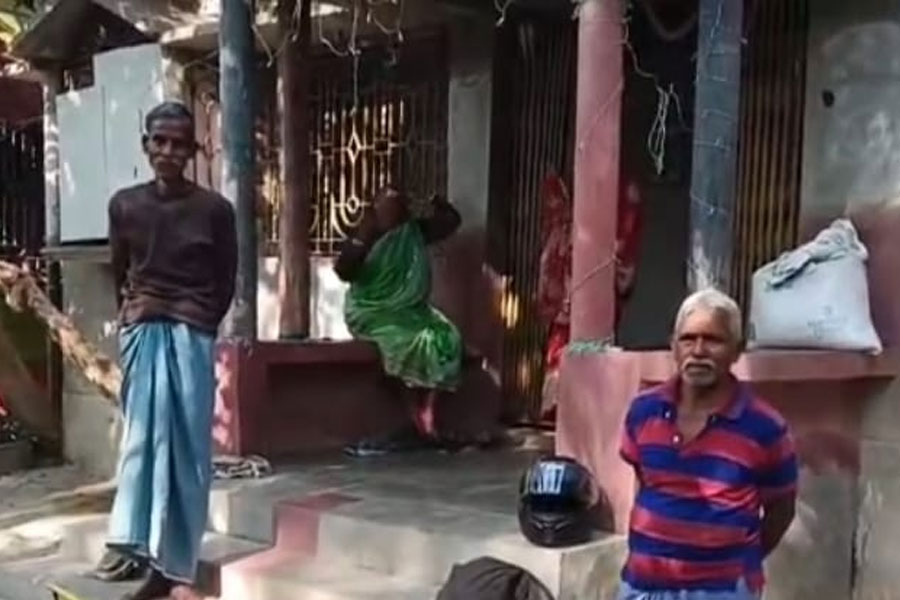 কাকদ্বীপে প্রতিবেশীকে বাবা পরিচয়ে ভোটার লিস্টে নাম! পালটা কী বললেন অভিযুক্ত?