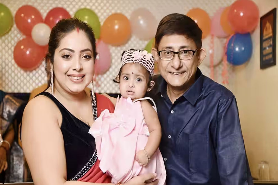 কৃষভির প্রথম বিদেশ ভ্রমণ, ‘অতিরিক্ত’ লাগেজ নিয়ে কোথায় চললেন কাঞ্চন-শ্রীময়ী?
