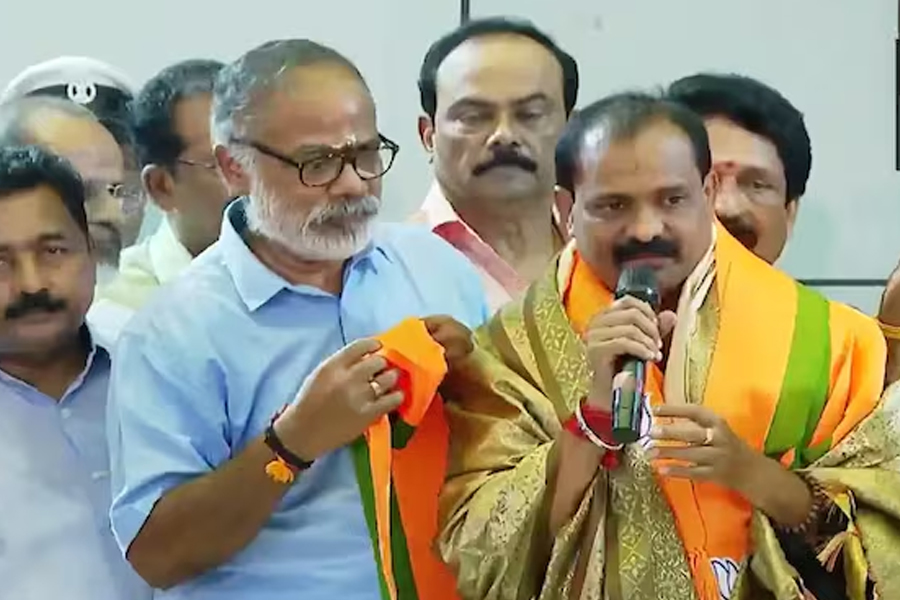 ‘বাম’ কেরলে ফুটল পদ্ম, ইতিহাস গড়ে মেয়র হলেন বিজেপি নেতা