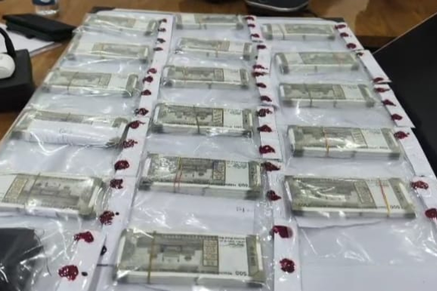 বাংলাদেশের অস্থিরতার সুযোগে বাড়ছে জালনোট পাচার! পুলিশি তদন্তে উঠল ‘জঙ্গিযোগ’