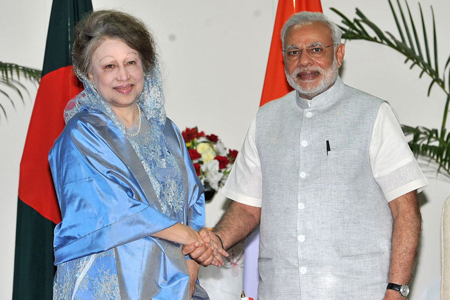 ‘বেগম সাহিবা’র স্মৃতিচারণ, পুত্রে ভরসা দিল্লির, আর কী আছে তারেককে পাঠানো মোদির ‘শোকপত্রে’?