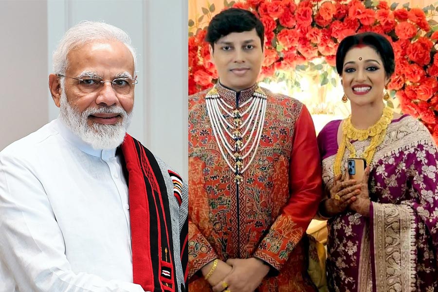 মৌবনীর বিয়েতে আসতে পারেননি, জাদুসম্রাট কন্যাকে ‘বিশেষ উপহার’ প্রধানমন্ত্রী মোদির