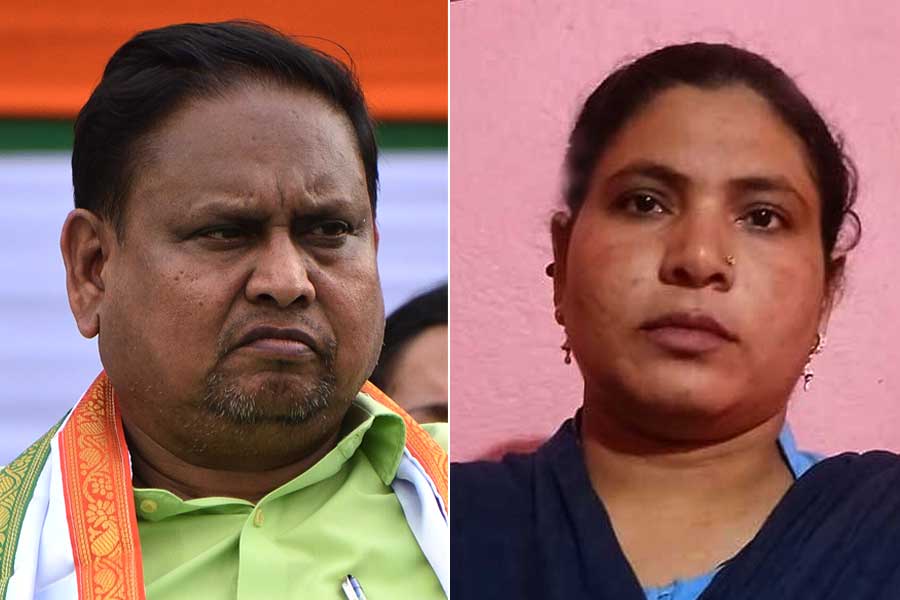 হুমায়ুনের দলে প্রার্থী হতেই চাকরি হারালেন সিভিক ভলান্টিয়ার! ‘জেতাই চ্যালেঞ্জ’, বলছেন মুজকেরা বিবি