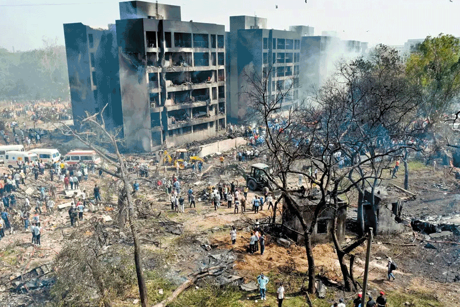 আহমেদাবাদ দুর্ঘটনার ৬ মাস পার, মেঘানিনগরের ছাত্রাবাস এখন ‘ভূতুড়ে’, আজও শোনা যায় হাহাকার