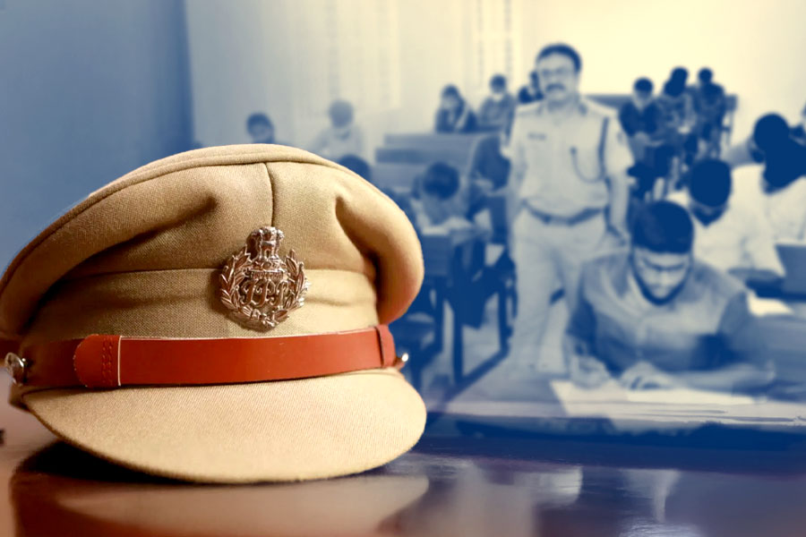পুলিশের সাব ইনস্পেক্টরের নিয়োগের পরীক্ষাতেও ‘প্রক্সি’ পরীক্ষার্থী! ফাঁস বড়সড় কেলেঙ্কারি