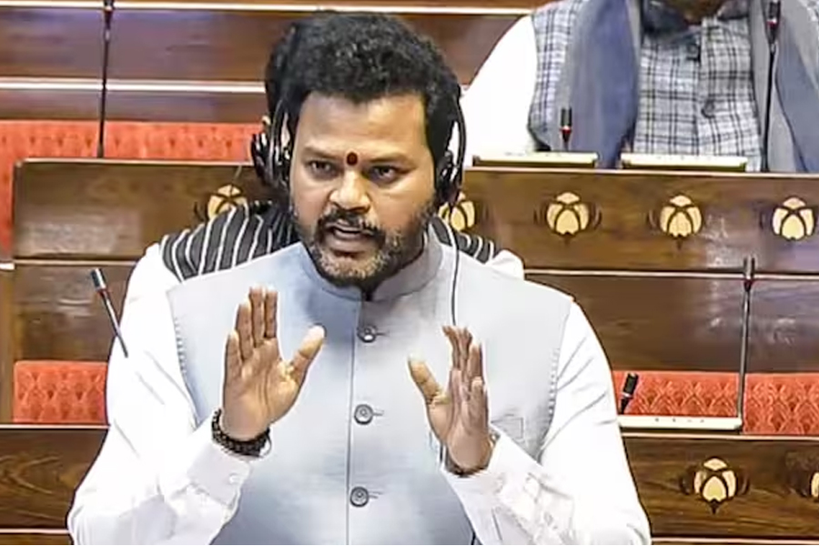 ইন্ডিগো ইস্যুতে ‘কেন্দ্রের গাফিলতি’ নিয়ে আলোচনার দাবি, খারিজ হতেই ওয়াকআউট বিরোধীদের