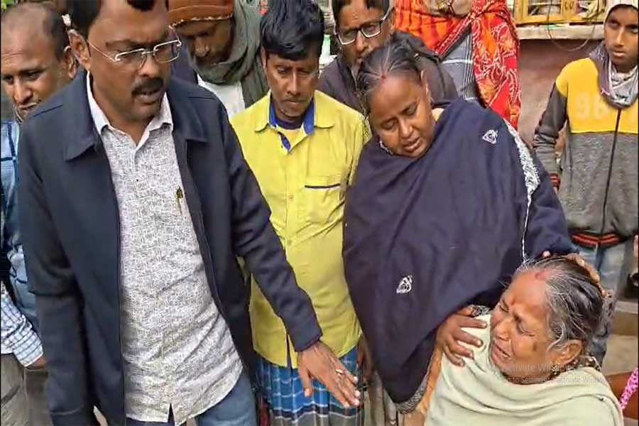 অভিষেকের নির্দেশ, মোদির সভায় গিয়ে মৃতদের পরিবারের পাশে তৃণমূল, রিপোর্ট তলব রেলমন্ত্রকেরও