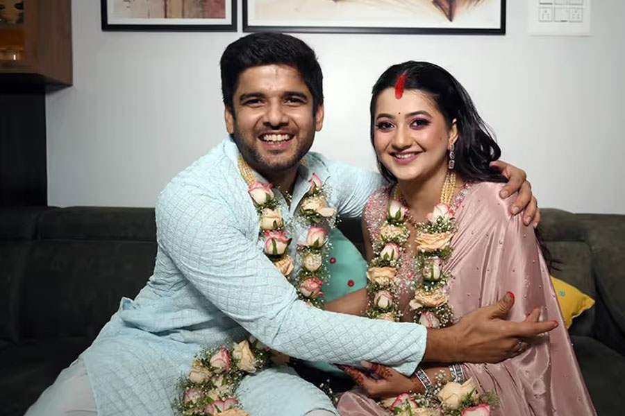 উদয়ের সঙ্গে তোলা সব ছবি সোশাল মিডিয়া থেকে মুছলেন অনামিকা, সম্পর্কে ভাঙন?