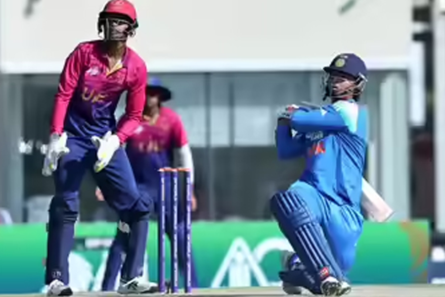 বৈভব ঝড়ে খানখান রেকর্ড, সেঞ্চুরি হাঁকিয়ে অনূর্ধ্ব ১৯ এশিয়া কাপে একগুচ্ছ নজির বিস্ময় কিশোরের