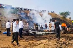 ১০০ ফুট উপর থেকে আছড়ে পড়ে অজিতের বিমান! দুর্ঘটনার হাড়হিম বর্ণনা প্রত্যক্ষদর্শীর