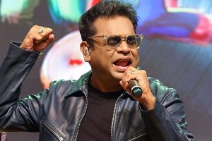 বলিউডে ধর্মীয় মেরুকরণের অভিযোগ তুলে জোর বিতর্কে! নীরবতা ভেঙে কী বললেন এ আর রহমান?