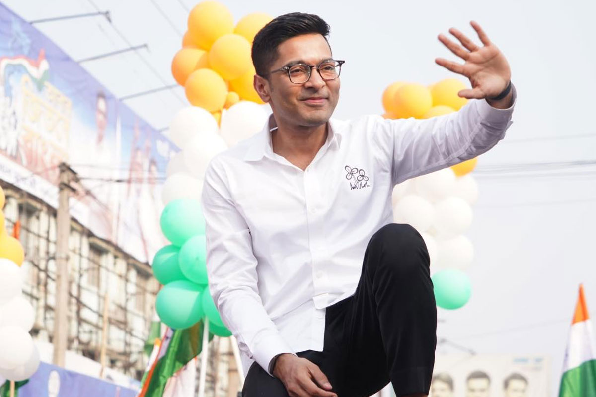 বড় কাছারি শিব মন্দির এলাকায় ভস্মীভূত দোকান মেরামত, রবিতে চাবি তুলে দেবেন অভিষেক
