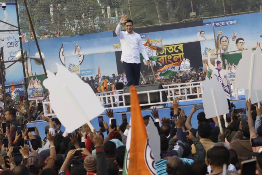 ‘বাংলা কী, জ্ঞানেশ কুমারকে বুঝিয়ে দিয়েছি, পরেরবার মমতা যাবেন’, বারুইপুরে রণসংকল্প সভায় বললেন অভিষেক