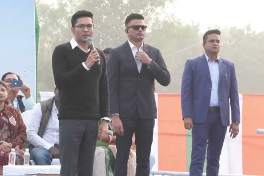 ‘১০ গুণ জেদ আমার’, কপ্টার ইস্যু ‘বাংলা বিরোধীদের চক্রান্ত’ বলে বিজেপিকে তোপ অভিষেকের