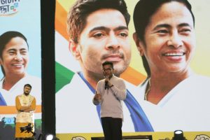 আর্মি-নেভি-এয়ারফোর্স! ভোটের আগে ‘সেনা’ সাজালেন ‘সেনাপতি’ অভিষেক, কার লড়াই কোথায়?