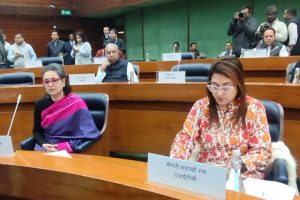 বাজেট অধিবেশনে এসআইআর আলোচনার দাবি, সর্বদল বৈঠকে বকেয়া নিয়ে সরব তৃণমূল