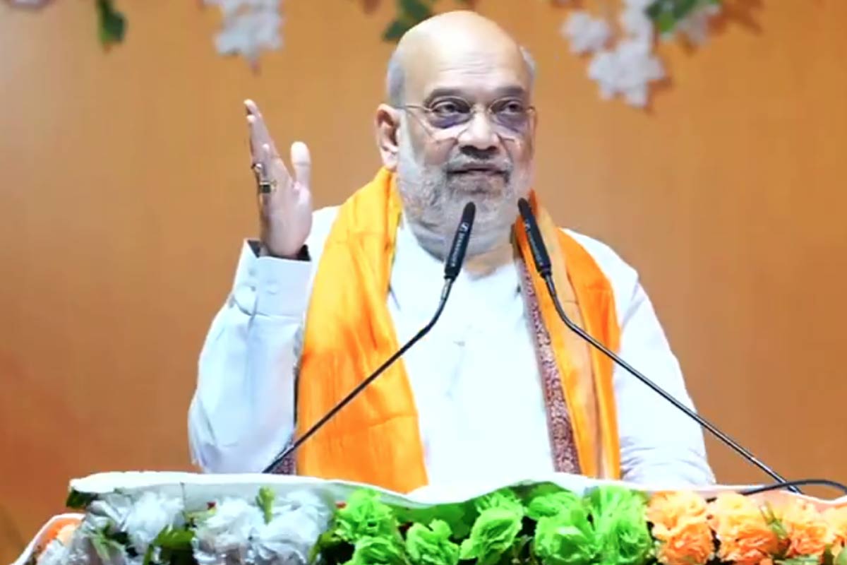 ‘কমিউনিস্টরা এর চেয়ে ভালো ছিল’, তৃণমূলকে বিঁধতে গিয়ে ‘শাহী’ মন্তব্যে ফের রাম-বাম আঁতাঁত!