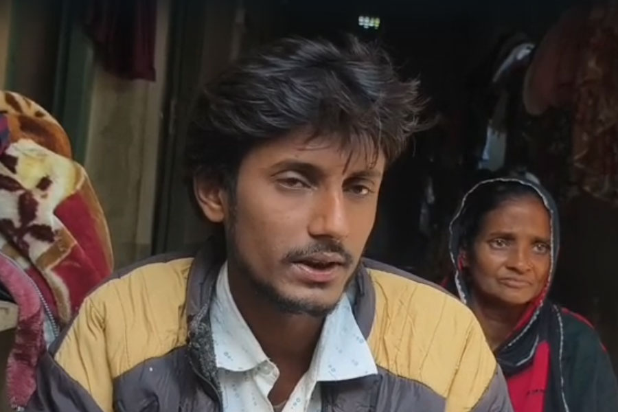 ওড়িশায় ফের ‘আক্রান্ত’ বাংলার পরিযায়ী শ্রমিক, মারধর করে ‘জয় শ্রীরাম’ বলানো হল রাজা আলিকে!