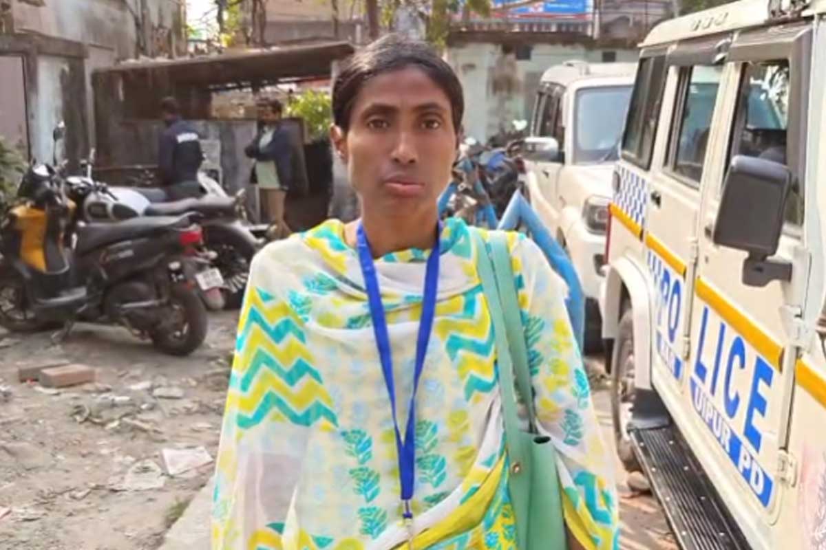 এসআইআর শুনানিতে কেন ডাকা হয়েছে! বিএলওকে বেধড়ক মারধরের অভিযোগ মদ্যপ যুবকের