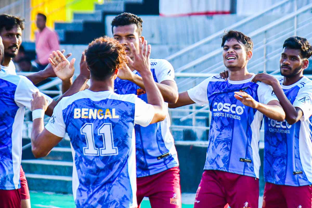 ‘বদলি’ সায়নের গোলেই বাজিমাত, জয়ের হ্যাটট্রিকে সন্তোষ ট্রফির শেষ আটে বাংলা