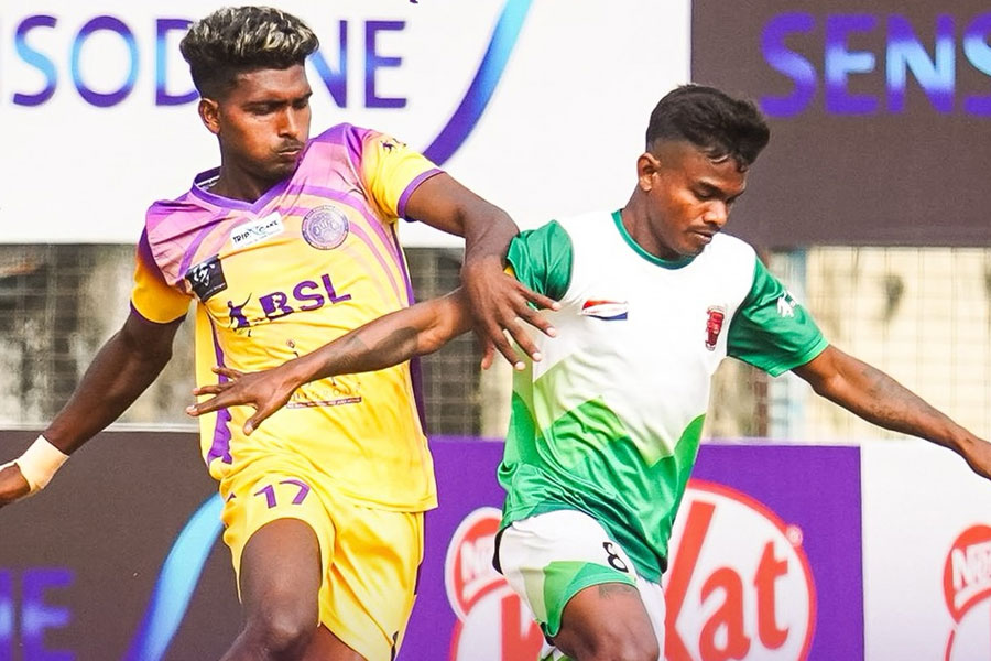 রবির গোলে লিগ শীর্ষে রয়্যাল সিটি, বেঙ্গল সুপার লিগে জয়ের হ্যাটট্রিক সন্দীপ নন্দীর বর্ধমানের