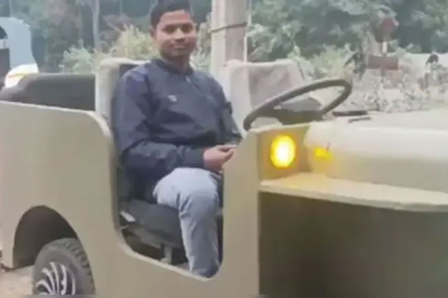 লাখ টাকার জিপ গাড়ি! ১৮ দিনে ‘দেশ টেসলা’ বানিয়ে চমক বিহারের যুবকের