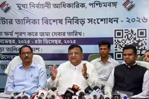 ‘সুপ্রিম’ নির্দেশ মেনে শনিতে তথ্যে অসংগতির তালিকা প্রকাশ করবে কমিশন, সঙ্গে আনম্যাপডও