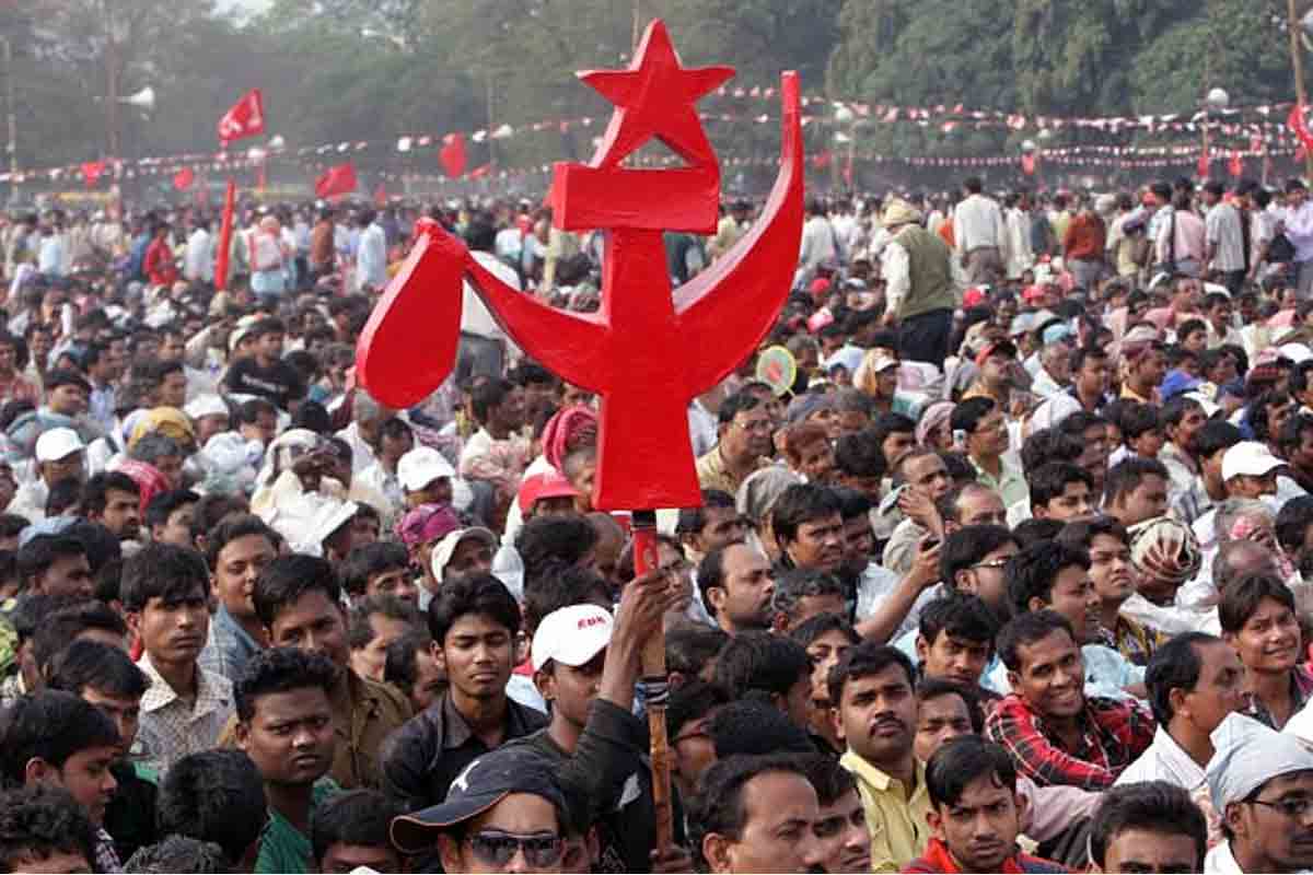 শূন্যের গেরো কাটাতে মরিয়া আলিমুদ্দিন, মানুষের কথা শুনতে ‘শ্রোতা’ নেতারা