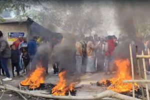 SIR-এর নামে হয়রানি! ফরাক্কার পর চাকুলিয়ায় বিডিও অফিসে ভাঙচুর, বিক্ষোভ স্থানীয়দের