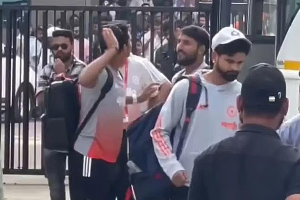 যশস্বী কো গুসসা কিঁউ আতা হ্যায়? জুরেলকে চড় মারতে তেড়ে গেলেন ভারতীয় ওপেনার! ভাইরাল ভিডিও