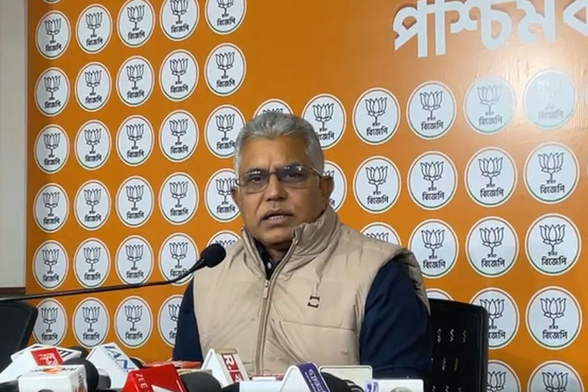 দিলীপ কি মোদির মঞ্চে? বিরোধী শিবিরের আপত্তিতে চর্চা শুরু দলে