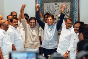 ভোটের মুখে তামিলনাড়ুতে শক্তিবৃদ্ধি এনডিএর, বিজেপির সঙ্গে হাত মেলালেন জয়ললিতা ঘনিষ্ঠ দিনাকরণ