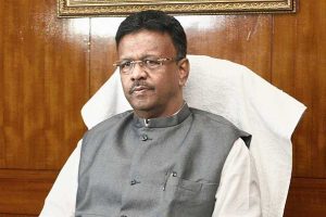 শুভেন্দুর শপথের দিনই পুরসভার জোড়া হোয়াটসঅ্যাপ গ্রুপ ছাড়লেন মেয়র ফিরহাদ