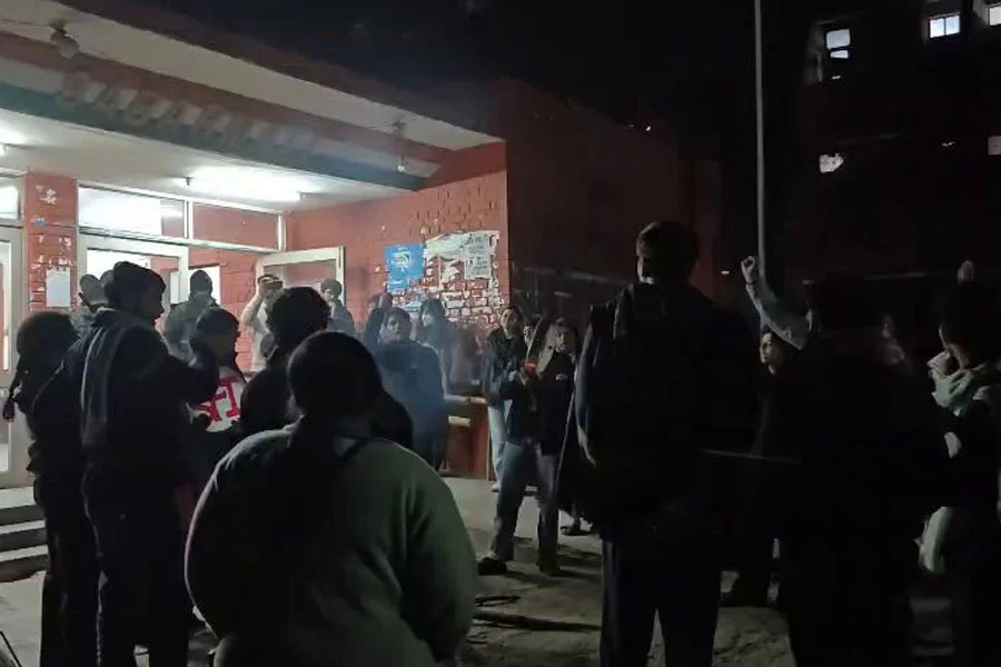 JNU কাণ্ডে দায়ের হতে চলেছে FIR! মোদি বিরোধী স্লোগানে বিপাকে পড়ুয়ারা